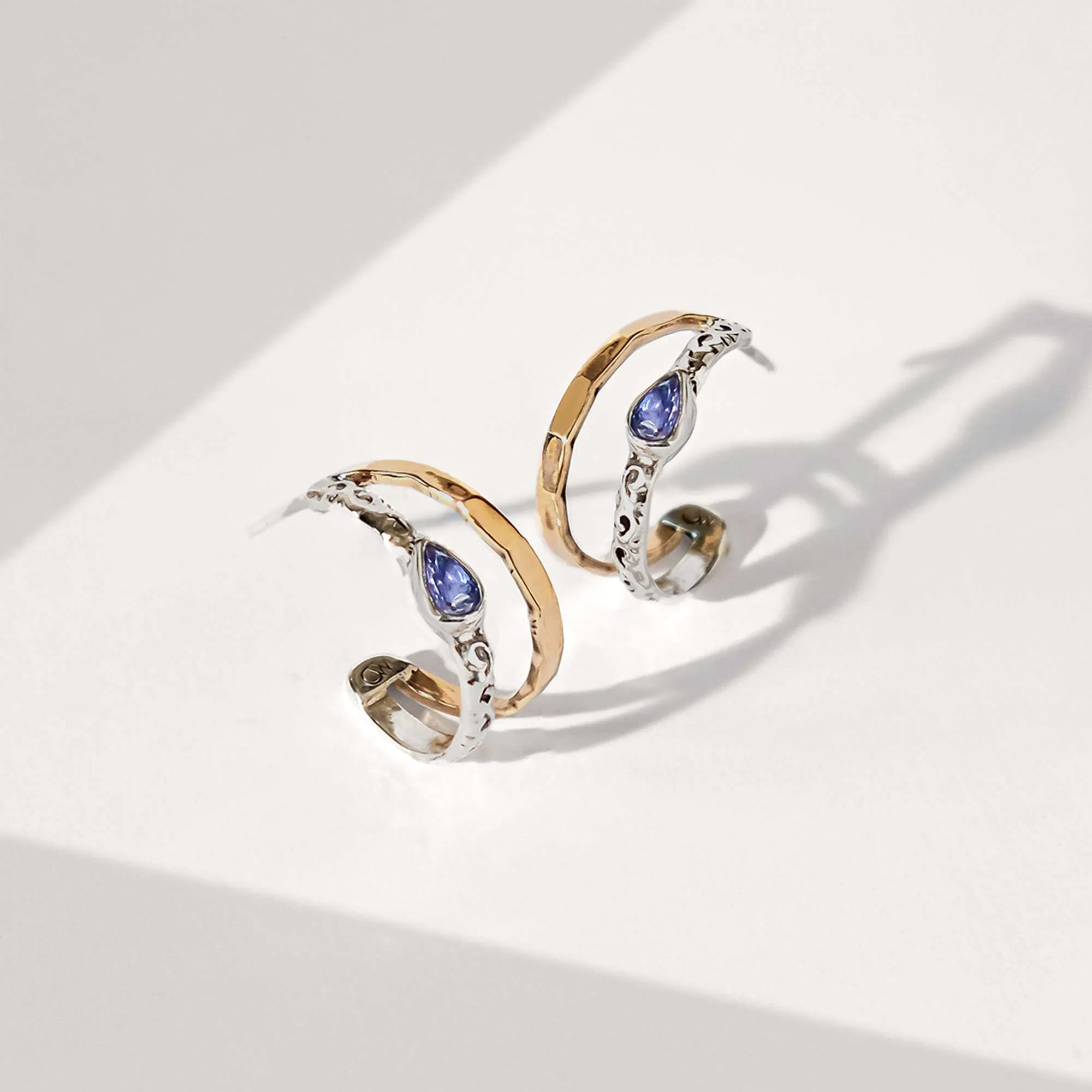 Aura Magic Hoop Earrings - Tanzanite