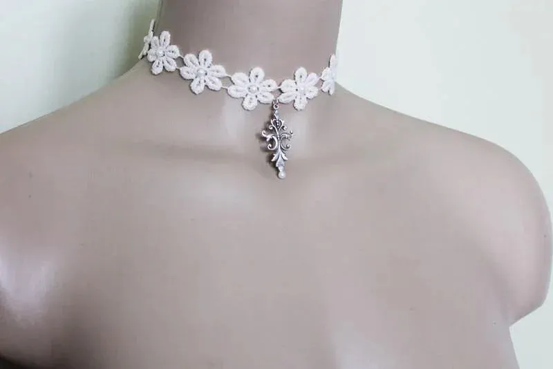 Pearl Lace Flower Choker